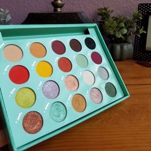 Bh cosmetics× Dasiy Marquez Eyeshadow Pallete